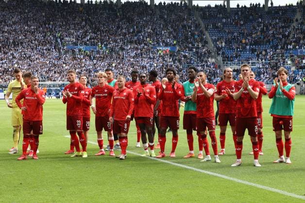 04 05 2025, Football, Men, 2 Bundesliga, Season 2024 2025, Karlsruher SC 1 FC Kaiserslautern, The team 1 FC Kaiserslautern disappoints Karlsruhe BBBank Wildpark Baden Württemberg Germany EN Copyright: xSebastianxBachx