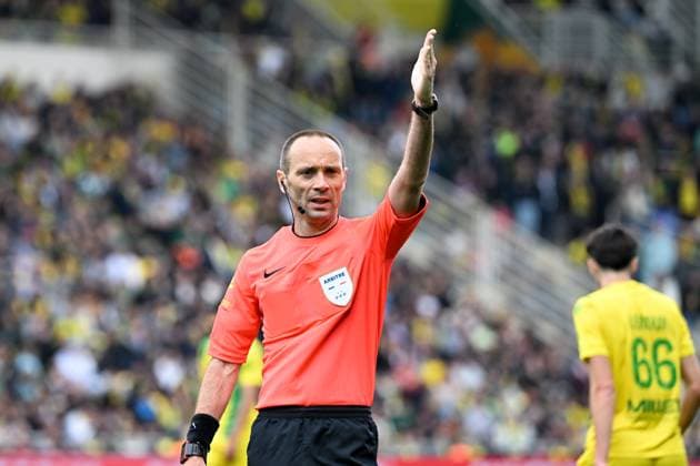 FC Nantes v Angers SCO - Ligue 1 MCDonald s 2024 2025 Thomas LEONARD (ARBITRE) during the Ligue 1 MCDonald s match between Nantes and Angers at Beaujoire Stadium on May 4, 2025 in Nantes, France. Nantes France  Copyright: xFEPx 776316596
