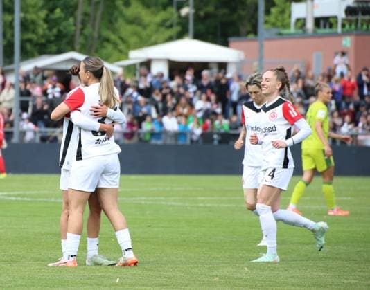04 05 2025, xgrfx, Soccer Google Pixel Women Bundesliga, Eintracht Frankfurt TSG Hoffenheim v l Tor, Tanja Pawollek Eintracht Frankfurt DFL DFB REGULATIONS PROHIBIT ANY USE OF PHOTOGRAPHS as IMAGE SEQUENCES and or QUASI VIDEO Frankfurt am Main