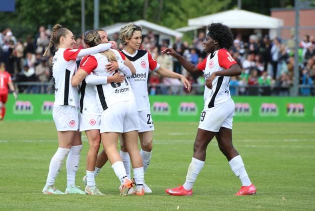04 05 2025, xgrfx, Soccer Google Pixel Women Bundesliga, Eintracht Frankfurt TSG Hoffenheim v l Tor, Tanja Pawollek Eintracht Frankfurt DFL DFB REGULATIONS PROHIBIT ANY USE OF PHOTOGRAPHS as IMAGE SEQUENCES and or QUASI VIDEO Frankfurt am Main