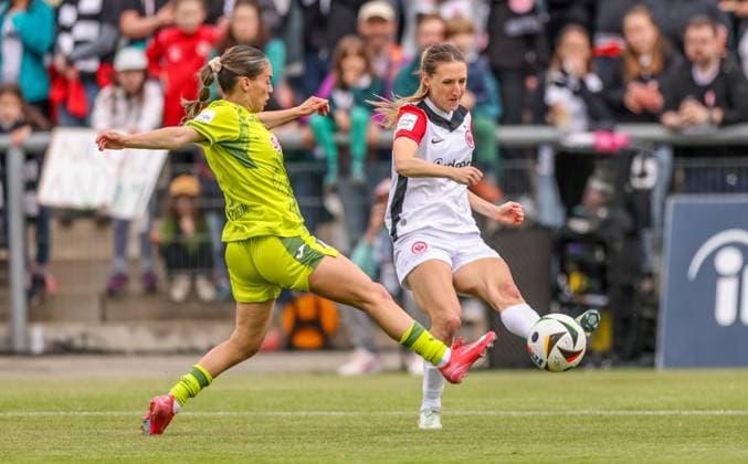 GER, Frankfurt, Eintracht Frankfurt vs TSG Hoffenheim, Google Pixel Bundesliga, Soccer, DFB, Season 2024 2025, Stadion am Bretanobad, 21 Matchday, in the picture Lara Prasnikar Eintracht Frankfurt Women 7 DFB DFL REGULATIONS PROHIBIT ANY USE OF PHOTOGRAPHS AS IMAGE SEQUENCES AND OR QUASI VIDEO, 04 05 2025, Copyright: HMBxMedia HendrikxHamelau