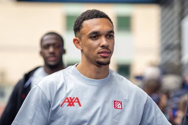 4th May 2025; Stamford Bridge, Chelsea, London, England; Premier League Football, Chelsea versus Liverpool; Trent Alexander-Arnold of Liverpool arrives at Stamford Bridge followed by Ibrahima Konat& xe9; of Liverpool  ActionPlus12782256 IanxStephen