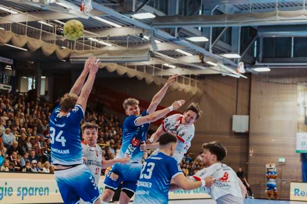 VfL Luebeck Schwartau vs TuS Ferndorf, Handball, 2 Bundesliga, 04 05 25 Daniel Hideg Nr 18, Tus Ferndorf vs Leon Ciudad Nr 20, VfL Luebeck Schwartau and Thore Heinemann Nr 34, VfL Luebeck Schwartau VfL Luebeck Schwartau vs TuS Ferndorf, Handball, 2 Bundesliga, 04 05 25 Luebeck Hansehalle Schleswig Holstein Germany Copyright: xChristianxSchaffrathx xMedienwerkxLübeckx