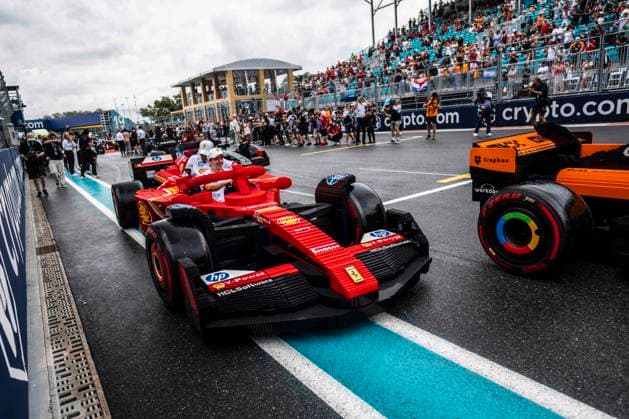 F1 - MIAMI GRAND PRIX 2025 HAMILTON Lewis (gbr), Scuderia Ferrari SF-25, LECLERC Charles (mco), Scuderia Ferrari SF-25, portrait drivers parade during the Formula 1 Crypto.com Miami Grand Prix 2025, 6th round of the 2025 FIA Formula One World Championship, WM, Weltmeisterschaft from May 2 to 4, 2025 on the Miami International Autodrome, in Miami Gardens, Florida, United States of America - Miami GardensUnited States Copyright: xCharlyxLopezx
