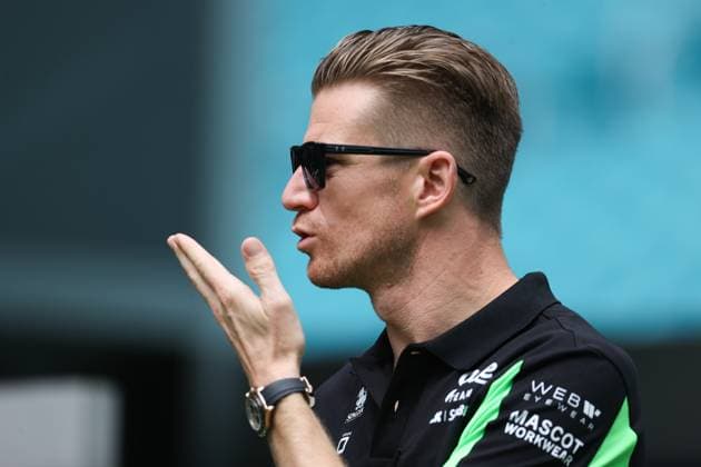 F1 Grand Prix Of Miami - Race Day Arrivals Niko Hulkenberg blows a kiss to fellow driver Jack Doohan as he arrives at the Miami International Autodrome in Miami, Florida, for the Formula 1 Crypto.com Miami Grand Prix. Miami, Florida Florida United States  Copyright: xReginaldxMathalonex originalFilename:mathalone-notitle250504_npGrl.jpg