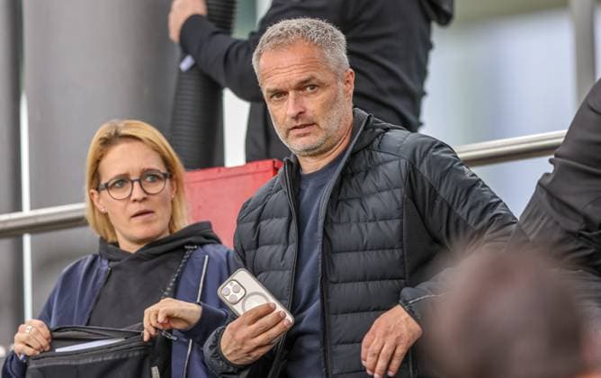 GER, Frankfurt, Eintracht Frankfurt vs TSG Hoffenheim, Google Pixel Bundesliga, Soccer, DFB, Season 2024 2025, Stadion am Bretanobad, 21 Matchday, in the picture Christian Wück Women National Coach Germany DFB DFL REGULATIONS PROHIBIT ANY USE OF PHOTOGRAPHS AS IMAGE SEQUENCES AND OR QUASI VIDEO, 04 05 2025, Copyright: HMBxMedia HendrikxHamelau