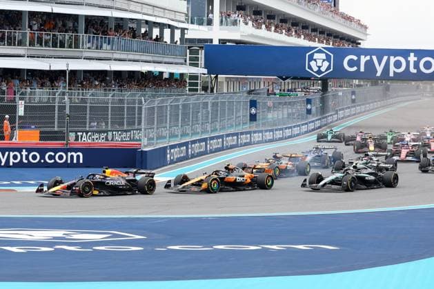 Race start, Max Verstappen Oracle Red Bull Racing , Lando Norris McLaren Formula 1 Team , Oscar Piastri McLaren Formula 1 Team , Kimi Antonelli Mercedes AMG Petronas , Miami Grand Prix, Motorsport, Men, Formula 1, Race, 04 05 2025 Miami Florida USA Copyright: xkolbert-press ChristianxKolbertx