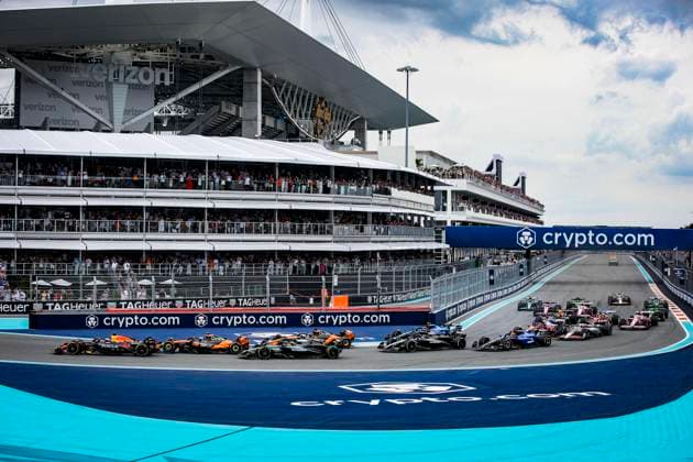 F1 - MIAMI GRAND PRIX 2025 01 VERSTAPPEN Max (nld), Red Bull Racing RB21, 04 NORRIS Lando (gbr), McLaren F1 Team MCL39, 81 PIASTRI Oscar (aus), McLaren F1 Team MCL39, 12 KIMI ANTONELLI Andrea (ita), Mercedes AMG F1 Team W16, action, start of the race, depart, during the Formula 1 Crypto.com Miami Grand Prix 2025, 6th round of the 2025 FIA Formula One World Championship, WM, Weltmeisterschaft from May 2 to 4, 2025 on the Miami International Autodrome, in Miami Gardens, Florida, United States of America - Miami GardensUnited States Copyright: xXavixBonillax