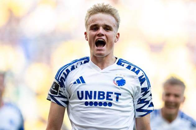 Broendby IF v FC Copenhagen, 3F Superliga football, Broendby, Denmark Broendby, Denmark. 04th, May 2025. Victor Froholdt (17) of FC Copenhagen scores for 0-2 during the 3F Superliga match between Broendby IF and FC Copenhagen at Brondby Stadion in Brondby. Denmark, Brondby  Copyright: xGonzalesxPhoto TobiasxJorgensenx