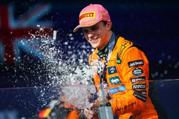Bilder des Jahres 2025, Sport 05 Mai Sport Themen der Woche KW18 Sport Bilder des Tages F1 - MIAMI GRAND PRIX 2025 PIASTRI Oscar (aus), McLaren F1 Team MCL39, portrait podium during the Formula 1 Crypto.com Miami Grand Prix 2025, 6th round of the 2025 FIA Formula One World Championship, WM, Weltmeisterschaft from May 2 to 4, 2025 on the Miami International Autodrome, in Miami Gardens, Florida, United States of America - Miami GardensUnited States  Copyright: xEricxAlonsox