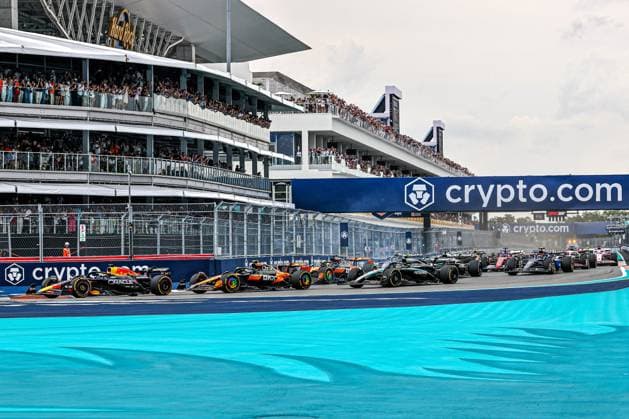May 4, 2025, Miami, Florida, USA: Start of the Race on Sunday during Formula 1 Crypto.com Miami Grand Prix 2025 at Miami International Autodrome in Florida, USA, on May 1st-4th. Avens-Images.com Miami USA - ZUMAm217 20250504_zsp_m217_004 Copyright: xAlessioxDexMarcox