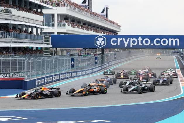 Race start, Max Verstappen Oracle Red Bull Racing , Lando Norris McLaren Formula 1 Team , Oscar Piastri McLaren Formula 1 Team , Kimi Antonelli Mercedes AMG Petronas , Miami Grand Prix, Motorsport, Men, Formula 1, Race, 04 05 2025 Miami Florida USA Copyright: xkolbert-press ChristianxKolbertx