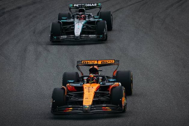 F1 - MIAMI GRAND PRIX 2025 81 PIASTRI Oscar (aus), McLaren F1 Team MCL39, 63 RUSSELL George (gbr), Mercedes AMG F1 Team W16, action during the Formula 1 Crypto.com Miami Grand Prix 2025, 6th round of the 2025 FIA Formula One World Championship, WM, Weltmeisterschaft from May 2 to 4, 2025 on the Miami International Autodrome, in Miami Gardens, Florida, United States of America - Miami GardensUnited States  Copyright: xANTONINxVINCENTx