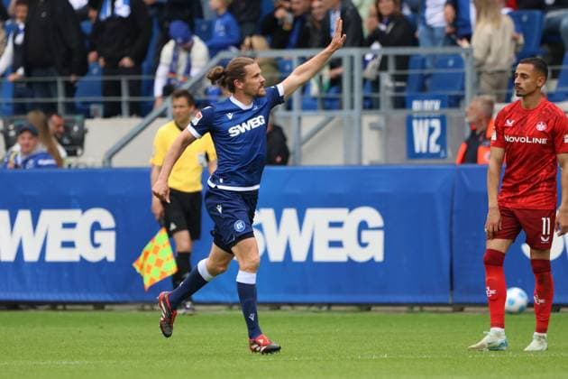 04 05 2025, Soccer, Men, 2 Bundesliga, Season 2024 2025, Karlsruher SC 1 FC Kaiserslautern, Goal celebration for 2 1, Goalscorer Sebastian Jung Karlsruher SC Karlsruhe BBBank Wildpark Baden Württemberg Germany EN Copyright: xSebastianxBachx