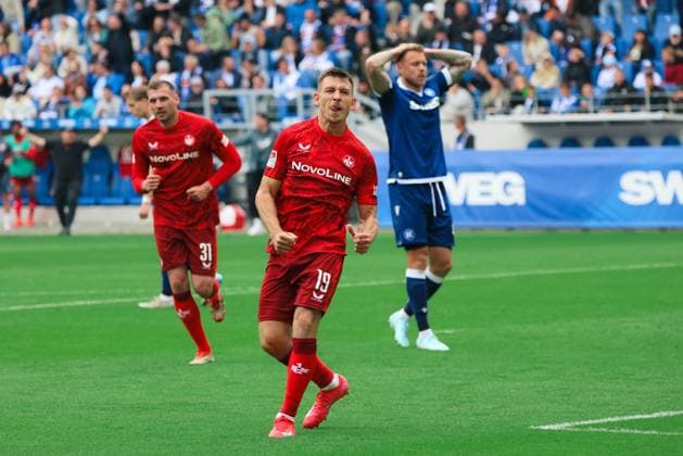04 05 2025, Football, Men, 2 Bundesliga, Season 2024 2025, Karlsruher SC 1 FC Kaiserslautern, Goal celebration to 2 2, Goalscorer Daniel Hanslik 1 FC Kaiserslautern Karlsruhe BBBank Wildpark Baden Württemberg Germany EN Copyright: xSebastianxBachx