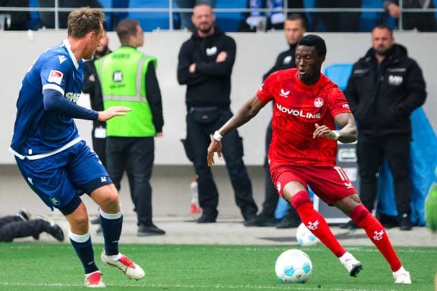 04 05 2025, Football, Men, 2 Bundesliga, Season 2024 2025, Karlsruher SC 1 FC Kaiserslautern, Aaron Opoku 1 FC Kaiserslautern , Robin Bormuth Karlsruher SC Karlsruhe BBBank Wildpark Baden Württemberg Germany EN Copyright: xSebastianxBachx