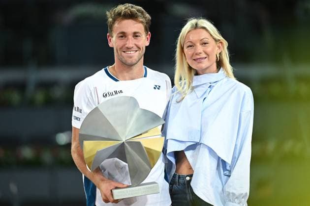 Casper Ruud Wins Mutua Madrid Open - Madrid Casper Ruud (NOR) with his girlfriend Maria Galligani when he wins his first Masters 1000 title at the Tennis Mutua Madrid Open in Madrid , Spain, on May, 4, 2025. Photo by Corinne Dubreuil ABACAPRESS.COM Madrid Spain  Copyright: xDubreuilxCorinne ABACAx