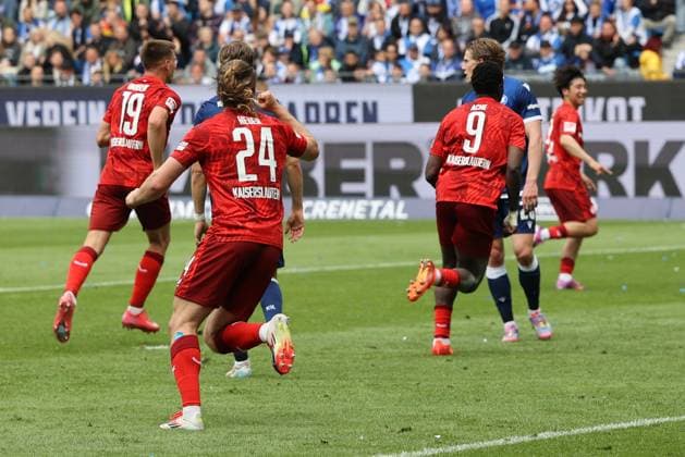 04 05 2025, Football, Men, 2 Bundesliga, Season 2024 2025, Karlsruher SC 1 FC Kaiserslautern, Goal celebration for 1 1, Goalscorer Jan Elvedi 1 FC Kaiserslautern Karlsruhe BBBank Wildpark Baden Württemberg Germany EN Copyright: xSebastianxBachx