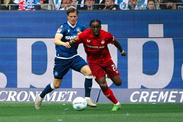 04 05 2025, Football, Men, 2 Bundesliga, Season 2024 2025, Karlsruher SC 1 FC Kaiserslautern, Frank Ronstadt 1 FC Kaiserslautern , Dzenis Burnic Karlsruher SC Karlsruhe BBBank Wildpark Baden Württemberg Germany EN Copyright: xSebastianxBachx