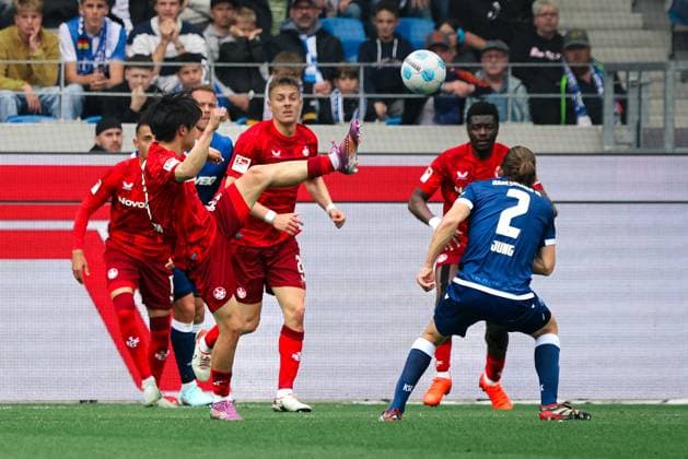 04 05 2025, Football, Men, 2 Bundesliga, Season 2024 2025, Karlsruher SC 1 FC Kaiserslautern, Daisuke Yokota 1 FC Kaiserslautern , Sebastian Jung Karlsruher SC Karlsruhe BBBank Wildpark Baden Württemberg Germany EN Copyright: xSebastianxBachx