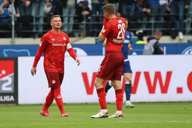 04 05 2025, Football, Men, 2 Bundesliga, Season 2024 2025, Karlsruher SC 1 FC Kaiserslautern, Marlon Ritter 1 FC Kaiserslautern disappointed, Filip Kaloc 1 FC Kaiserslautern Karlsruhe BBBank Wildpark Baden Württemberg Germany EN Copyright: xSebastianxBachx