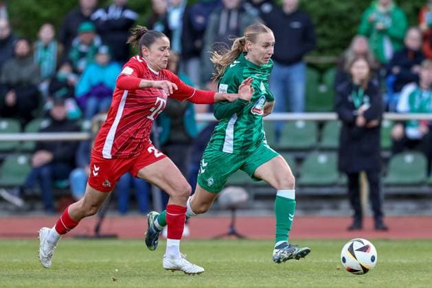 from left Laura Feiersinger 1 FC Köln, 27 and Emöke Papai SV Werder Bremen, 16 in a duel, dynamic, action, action, game scene, THE DFB REGULATIONS PROHIBIT ANY USE OF PHOTOGRAPHS AS IMAGE SEQUENCES AND OR QUASI VIDEO , 04 05 2025, Bremen Germany , Football, Google Pixel Womens Bundesliga, SV Werder Bremen 1 FC Köln xobx