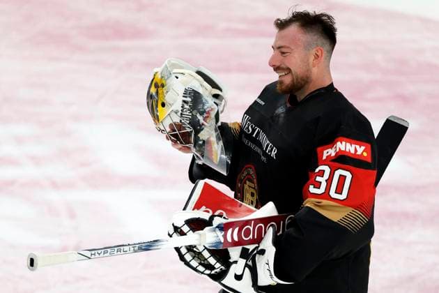 GRUBAUER Philipp Torwart Team Deutschland DEB Eishockey Laendersspiel Deutschland - USA am 04.05.2025 in Duesseldorf *** GRUBAUER Philipp Goalkeeper Team Germany DEB Ice Hockey National Match Germany USA on 04 05 2025 in Duesseldorf Copyright: xLacixPerenyix