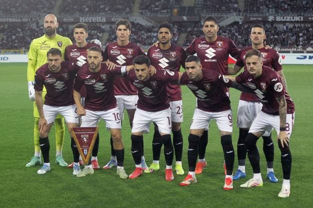 SQUADRA, team group, Mannschaftsbild, Totale Line up, Mannschaft, Torino, Serie A, 2024-25, Torino vs Venezia 1-1, 02-05-2025, Posa SERIE A 2024-25 TORINO-VENEZIA 1-1