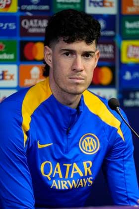 May 5, 2025, Milan, Milan, Italy: Alessandro Bastoni of Inter attends his press conference, PK, Pressekonferenz ahead of their UEFA Champions League 2024 25 semi final first second leg match against FC Barcelona, Barca at Giuseppe Meazza Stadium on May 05, 2025 in Milan, Italy. Milan Italy - ZUMAa181 20250505_zaa_a181_001 Copyright: xDennisxAgyemanx