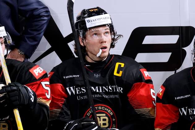 SEIDER Moritz Kapitaen Team Deutschland DEB Eishockey Laendersspiel Deutschland - USA am 04.05.2025 in Duesseldorf *** SEIDER Moritz Capitaen Team Germany DEB Eishockey Laendersspiel Deutschland USA am 04 05 2025 in Duesseldorf Copyright: xLacixPerenyix