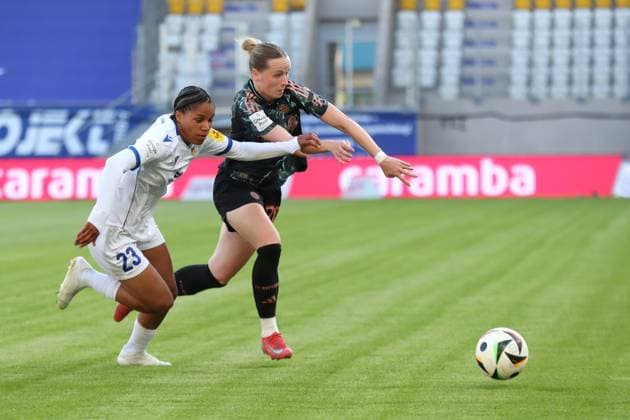 1 Bundesliga Women FC Carl Zeiss Jena vs FC Bayern Munich, 05 05 25 Josephina Bonsu 23, FC Carl Zeiss Jena vs Franziska Kett 20, Bayern Munich Football, Google Pixel Women Bundesliga, Season 2024 2025, 21 Matchday FC Carl Zeiss Jena vs FC Bayern Munich on 05 05 25, Ernst Abbe Sportfeld, ad hoc Arena, Jena DFB REGULATIONS PROHIBIT ANY USE OF PHOTOGRAPHS AS IMAGE SEQUENCES AND OR QUASI VIDEO Copyright: xBEAUTIFULxSPORTS JanxKaeferx