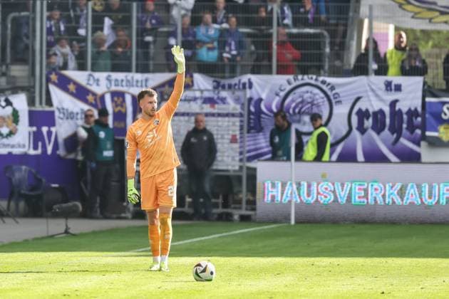 3 Liga Erzgebirge Aue FC Ingolstadt 04 Goalkeeper Boevink Pelle 26 FCI 3 Liga Erzgebirge Aue FC Ingolstadt 04 Season 2024 2025