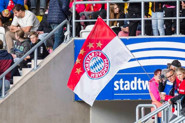 05 05 2025, xomx, Soccer Google Pixel Women Bundesliga, Carl Zeiss Jena FC Bayern Muenchen v l Flag FCB DFL DFB REGULATIONS PROHIBIT ANY USE OF PHOTOGRAPHS as IMAGE SEQUENCES and or QUASI VIDEO Jena
