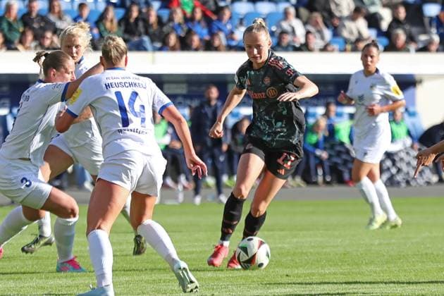 1 Bundesliga Women FC Carl Zeiss Jena vs FC Bayern Munich, 05 05 25 Lea Schüller 11, Bayern Munich on the ball Football, Google Pixel Women Bundesliga, Season 2024 2025, 21 Matchday FC Carl Zeiss Jena vs FC Bayern Munich on 05 05 25, Ernst Abbe Sportfeld, ad hoc Arena, Jena DFB REGULATIONS PROHIBIT ANY USE OF PHOTOGRAPHS AS IMAGE SEQUENCES AND OR QUASI VIDEO Copyright: xBEAUTIFULxSPORTS JanxKaeferx