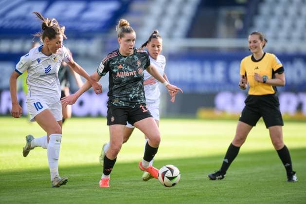 Soccer, Google Pixel Womens Bundesliga, 20250505, FC Carl Zeiss Jena FC Bayern Munich In the picture from l Merza JULEVIC Jena, 10 , Alara SEHITLER Bayern, 14 duel ball Jena Ernst Abbe Sportfeld Thüringen Germany Copyright: Passion2Press MarkusxFischerx