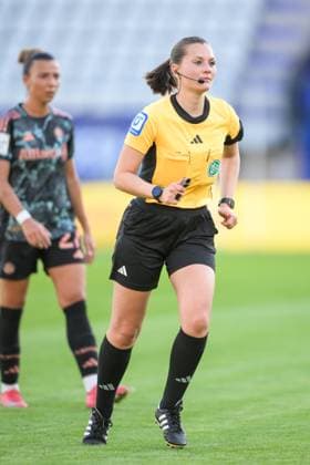 Soccer, Google Pixel Womens Bundesliga, 20250505, FC Carl Zeiss Jena FC Bayern Munich In the picture Referee Selina MENZEL Jena Ernst Abbe Sportfeld Thüringen Germany Copyright: Passion2Press MarkusxFischerx