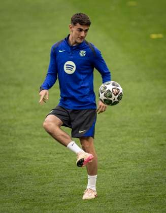 Barcelona training session Gavi in action during the training session at the San Siro stadium, in Milan, today May 5, 2025. Copyright: xx 0L3A7425