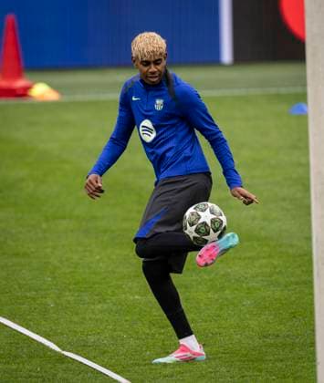 Barcelona training session Lamine in action during the training session at the San Siro stadium, in Milan, today May 5, 2025. Copyright: xx 0L3A7549
