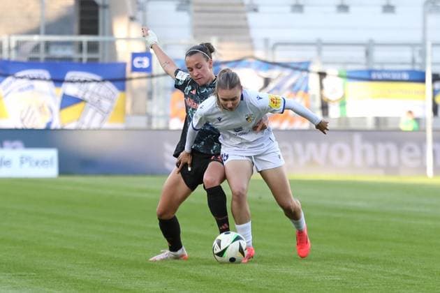 1 Bundesliga Women FC Carl Zeiss Jena vs FC Bayern Munich, 05 05 25 Julia Zigotti Olme 16, Bayern Munich vs Emily Reske 28, FC Carl Zeiss Jena Football, Google Pixel Women Bundesliga, Season 2024 2025, 21 Matchday FC Carl Zeiss Jena vs FC Bayern Munich on 05 05 25, Ernst Abbe Sportfeld, ad hoc Arena, Jena DFB REGULATIONS PROHIBIT ANY USE OF PHOTOGRAPHS AS IMAGE SEQUENCES AND OR QUASI VIDEO Copyright: xBEAUTIFULxSPORTS JanxKaeferx