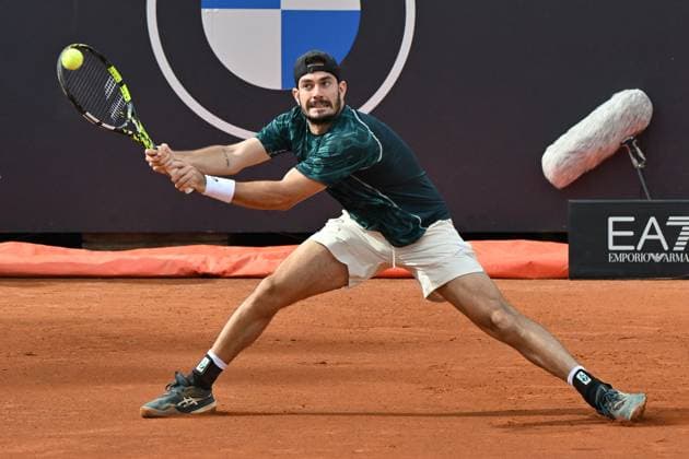 5th May 2025; Foro Italico, Rome, Italy: ATP, Tennis Herren 1000 Masters Rome, Qualifying Day 1; Zeppieri Giulio of Italy in action during the qualification match  ActionPlus12783067 AllShotLive