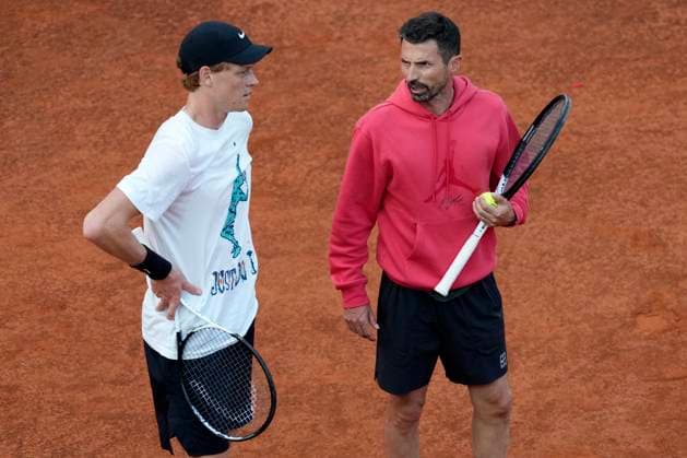 Jannik Sinner talks with his coach Simone Vagnozzi during a training session at the Internazionali BNL d Italia 2025 tennis tournament at Foro Italico in Rome, Italy on 5 5, 2024. AntoniettaxBaldassarre
