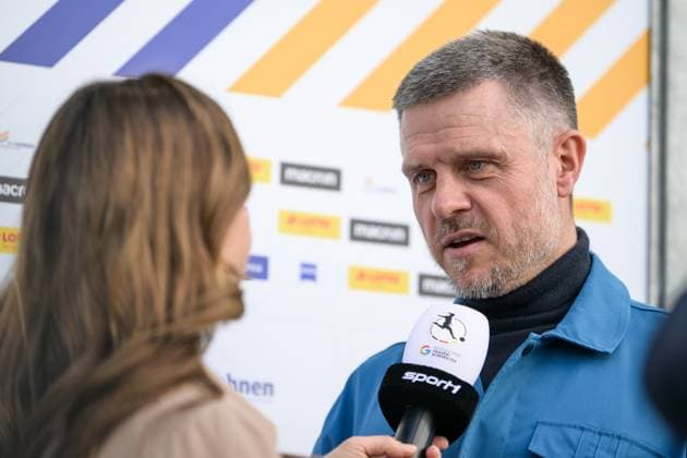 Soccer, Google Pixel Womens Bundesliga, 20250505, FC Carl Zeiss Jena FC Bayern Munich In the picture Coach Bayern Alexander STRAUS TV Interview Jena Ernst Abbe Sportfeld Thüringen Germany Copyright: Passion2Press MarkusxFischerx