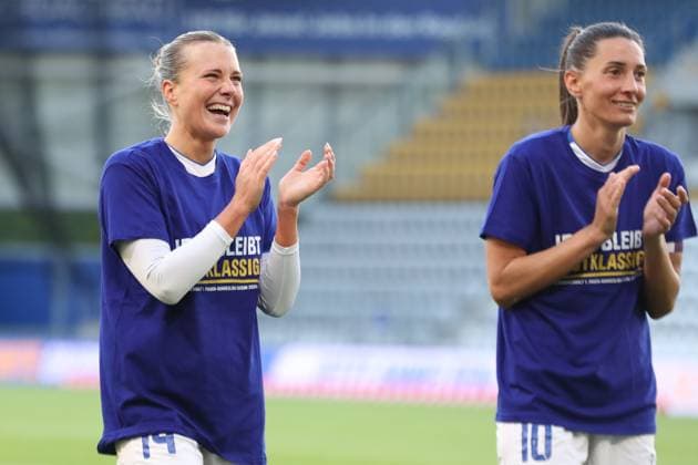 1 Bundesliga Women FC Carl Zeiss Jena vs FC Bayern Munich, 05 05 25 Anja Heuschkel 14, FC Carl Zeiss Jena applauds laughing Football, Google Pixel Women Bundesliga, Season 2024 2025, 21 Matchday FC Carl Zeiss Jena vs FC Bayern Munich on 05 05 25, Ernst Abbe Sportfeld, ad hoc Arena, Jena DFB REGULATIONS PROHIBIT ANY USE OF PHOTOGRAPHS AS IMAGE SEQUENCES AND OR QUASI VIDEO Copyright: xBEAUTIFULxSPORTS JanxKaeferx