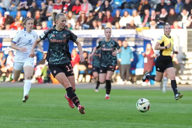 1 Bundesliga Women FC Carl Zeiss Jena vs FC Bayern Munich, 05 05 25 Lea Schüller 11, Bayern Munich Soccer, Google Pixel Women Bundesliga, Season 2024 2025, 21 Matchday FC Carl Zeiss Jena vs FC Bayern Munich on 05 05 25, Ernst Abbe Sportfeld, ad hoc Arena, Jena DFB REGULATIONS PROHIBIT ANY USE OF PHOTOGRAPHS AS IMAGE SEQUENCES AND OR QUASI VIDEO Copyright: xBEAUTIFULxSPORTS JanxKaeferx