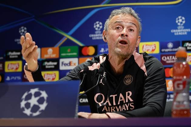 Sport Bilder des Tages Paris, Parc des Princes 6.05.2025 UEFA Pressekonferenz vor dem Champions League 2024 25 Halbfinale Rückspiel Paris Saint Germain - Arsenal FC v.l., Coach, Trainer Luis Enrique (Paris Saint-Germain) gestikuliert, mit den Armen gestikulieren *** Paris, Parc des Princes 6 05 2025 UEFA press conference ahead of the Champions League 2024 25 semi-final second leg Paris Saint Germain Arsenal FC v l , coach, coach Luis Enrique Paris Saint Germain gestures, gesturing with his arms Copyright: AntonioxBorga