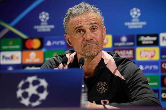 Paris, Parc des Princes 6 05 2025 UEFA press conference before the Champions League 2024 25 semi-final second leg Paris Saint Germain Arsenal FC v l , coach, coach Luis Enrique Paris Saint Germain gesticulating, gesturing with his arms, pensive Copyright: AntonioxBorga