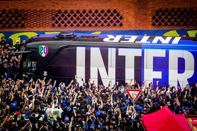 Inter Milan™s bus players arrive at the stadium before the Uefa Champions League soccer match between Inter and Barcelona at San Siro Stadium in Milan , North Italy - Tuesday May 06, 2025 . - Soccer  Copyright: xSpada LaPressex