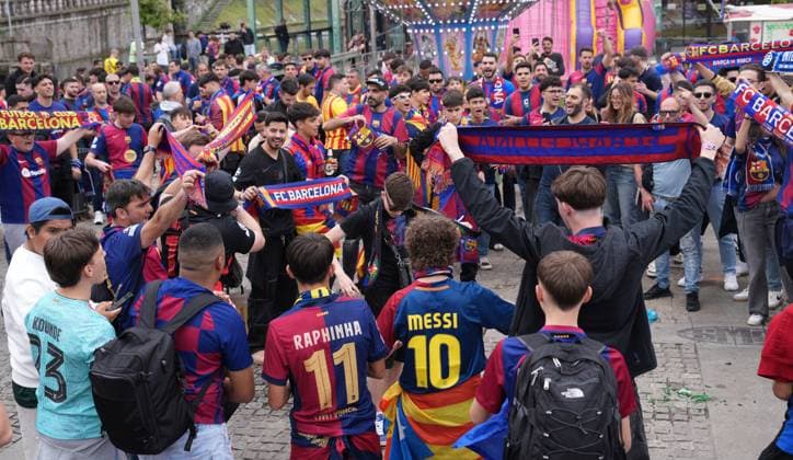 Milan, Barcelona Futbol Club fans before the Champions League match with Internazionale are in Piazza 24 Maggio  Copyright: xDuilioxPiaggesix xipa-agency.netx xDuilioxPiaggesix 0816722504st