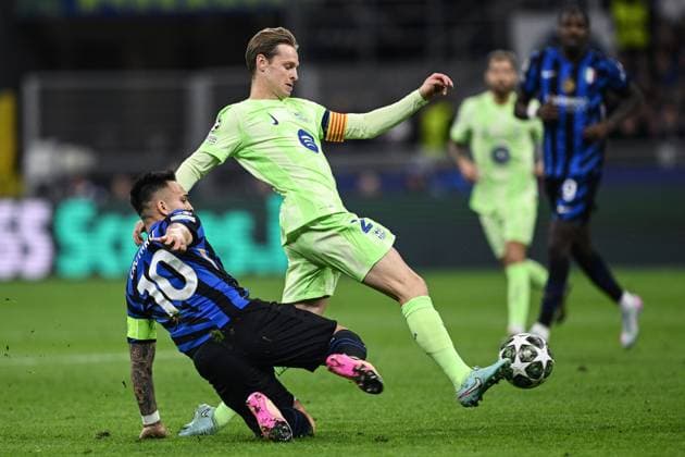 Mg Milano 06 05 2025 - Champions League Inter-Barcellona foto Matteo Gribaudi Image nella foto: Frenkie de Jong-Lautaro Martinez 