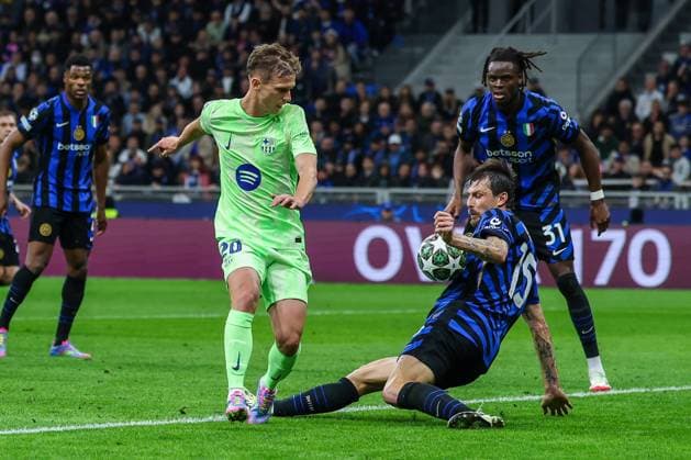 FC Internazionale vs FC Barcelona UEFA Champions League 2024 25 Semi Final 2nd leg 06 05 2025 Dani Olmo of FC Barcelona seen in action during UEFA Champions League 2024 25 Semi Final 2nd leg football match between FC Internazionale and FC Barcelona at San Siro Stadium Copyright: xBEAUTIFULxSPORTS Carabellix